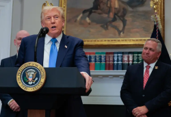 Trump celebra los aranceles: ‘Hacen que EU sea grande y rico de nuevo’